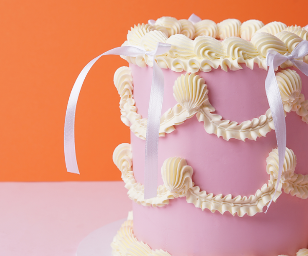 Eggless Vintage Cake with Ribbon